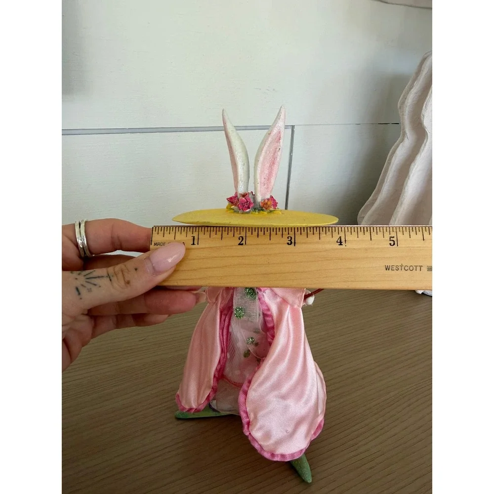 Vintage Krinkles Patience Brewster Artist Bunny Rabbit Figurine Dept 56 Easter